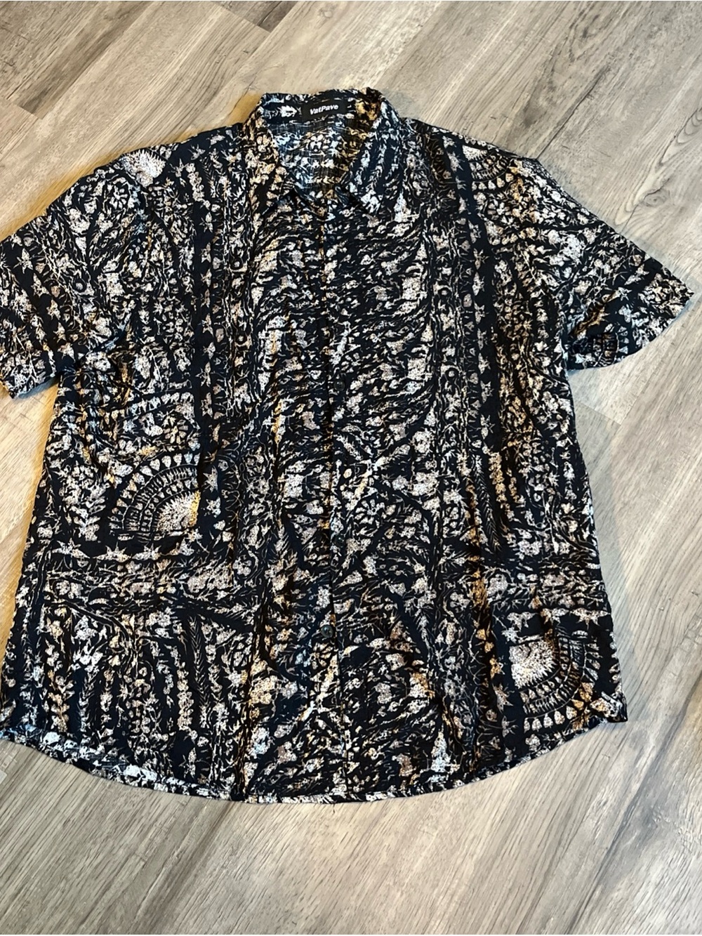 Black Short-Sleeve Button Shirt with Beige Abstract Print VatPave L